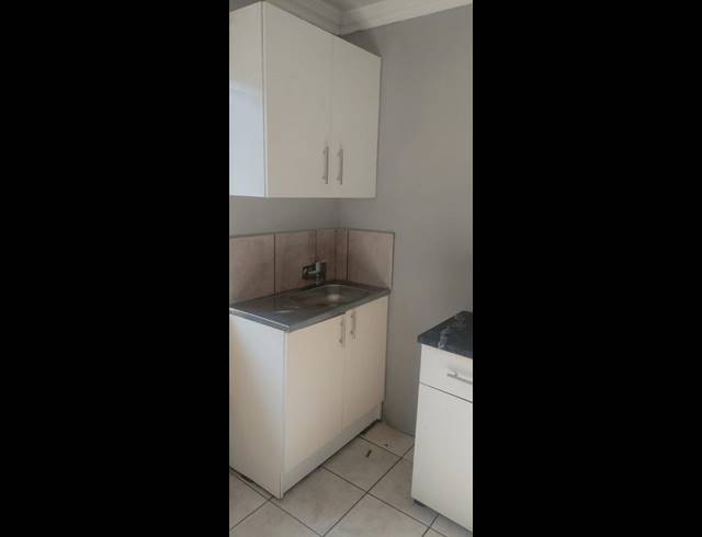 1 BEDROOM PROPERTY TO RENT IN BIRCH ACRES